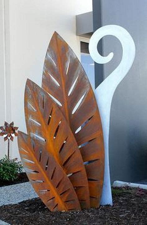 Fascinating Garden Sculpture Ideas_24 (With images) | Metal tree wall art, Garden art sculptures ...