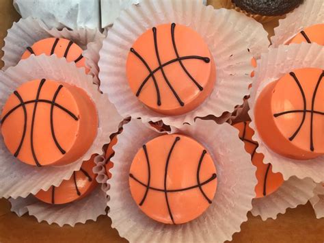 Basketball Themed Chocolate Covered Oreos