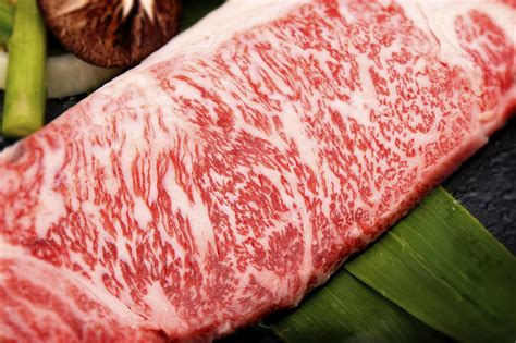 100% A5 Grade Japanese Wagyu Kobe Beef, New York Steaks, 1 Pound (16 ...
