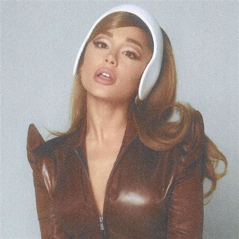 Ariana Grande Turns The Heat Up In This Tiny Leather Dress - OMG! - ExBulletin