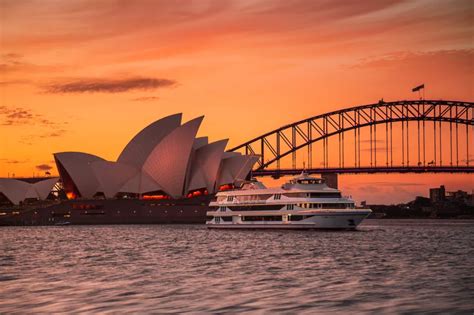 Starlight Dinner Cruise Sydney | Captain Cook Cruises Sydney Harbour