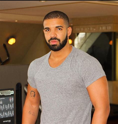 Drake Weight And Height - Famosa Bio