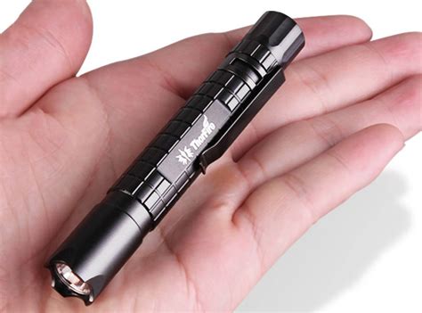 Best EDC Flashlight Reviews and Buying Guide 2016