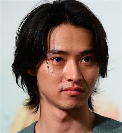 Kento Yamazaki Age, Net Worth, Girlfriend, Family and Biography ...