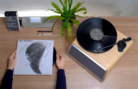 Der hym Seed Turntable | Der Future Design All in One Plattenspieler rockt Kickstarter ...