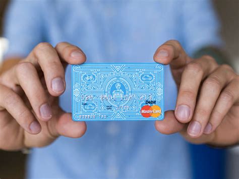 25+ Creative Examples of Credit Card Designs