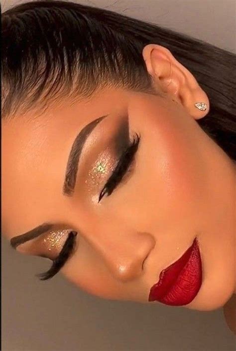 Pin by ༒︎ Ꮣɸʀʝ on ꪜꪮꪶtꪮ ꪑꪖ𝘤𝘩ꫀꪊ𝘱 | Red lipstick makeup looks, Prom eye ...