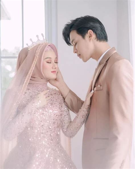 Dinda Hauw & Rey Mbayang | Couple wedding dress, Wedding makeup bride ...