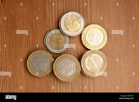 Various Turkish Lira Coins Bunch. 50 Kurus and 1 Lira Stock Photo - Alamy