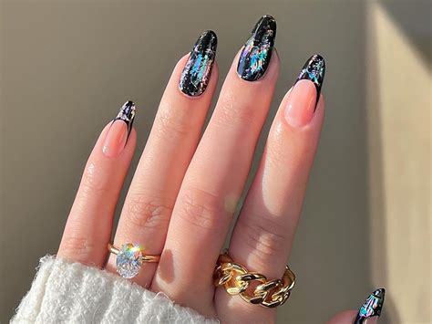 8 Oil-Slick Nail Ideas for the Perfect Edgy Summer Mani