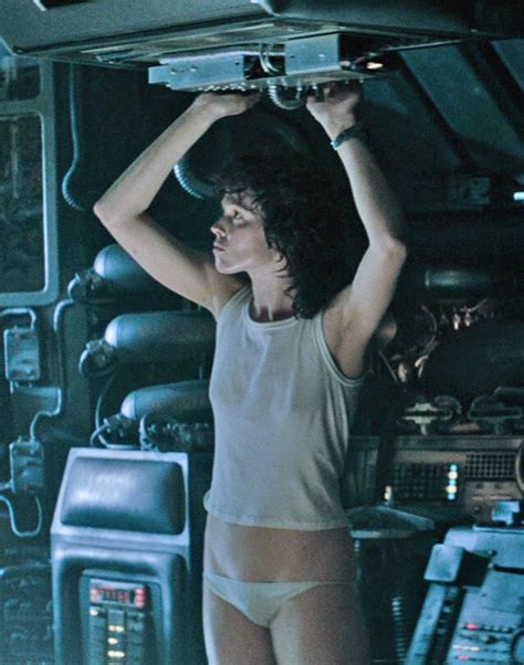 Ellen Ripley | Película de extraterrestres, Fotos de cine, Chicos famosos