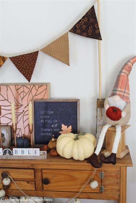 Pumpkin Thanksgiving Decor - Garden Seeds and Honey Bees