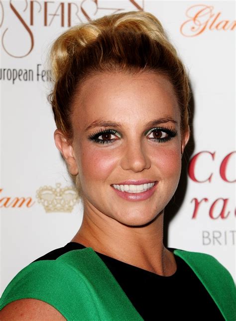 Britney Spears in the United Kingdom - Britney Spears Photo (32508985 ...