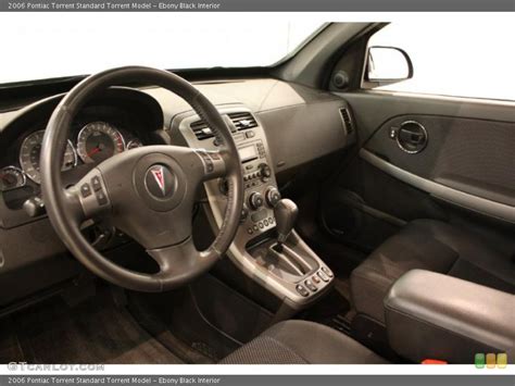 Ebony Black Interior Photo for the 2006 Pontiac Torrent #47010063 | GTCarLot.com