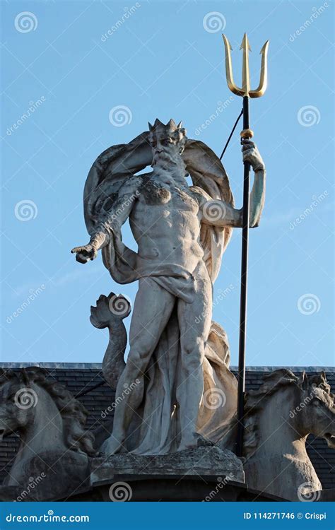 Statue of Poseidon editorial photo. Image of monument - 114271746