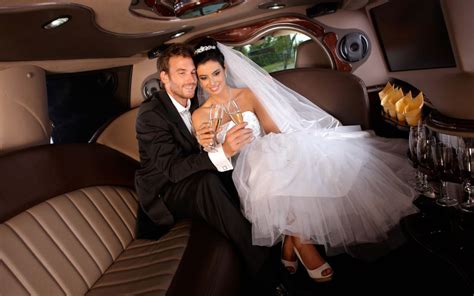 wedding-party-bus-limo - Roman Limousine