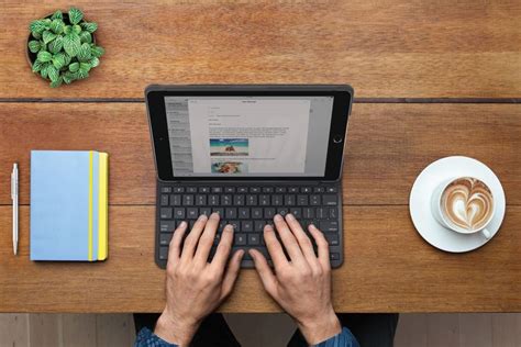 Logitech’s new iPad keyboard case has a four-year battery life - The Verge