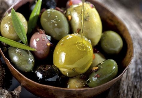 Les olives : un fruit qui vous veut du bien ! | Keto snacks, Healthy fats, Keto diet