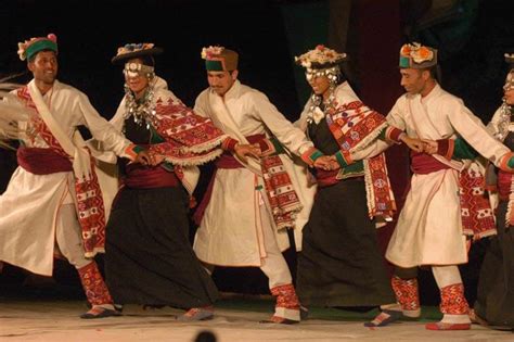 6 Traditional Folk Dance of Himachal Pradesh - Tusk Travel Blog