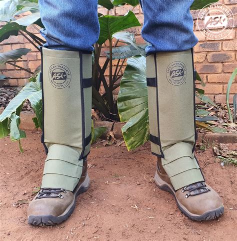 ASI Budget Snake Gaiters with shin guard - African Snakebite Institute