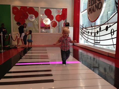 The Big Piano | Mylee in New York