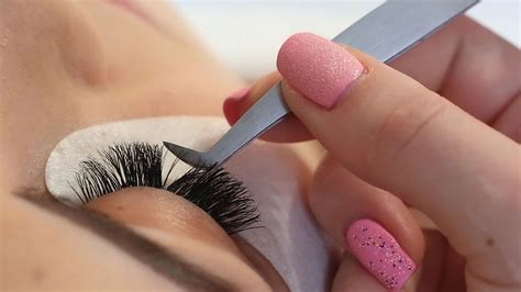 Watch The Ultimate 11-Step Guide To Eyelash Extensions | Glamour