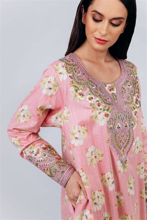 Floral Light Pink Kandura – Golden Orchid Boutique