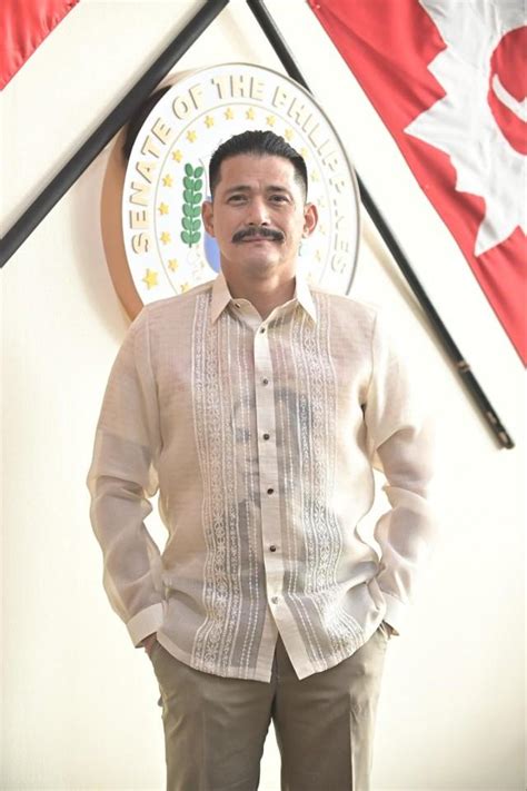 Sen. Robin Padilla wears a Barong that's less than P7,000 for Senate ...