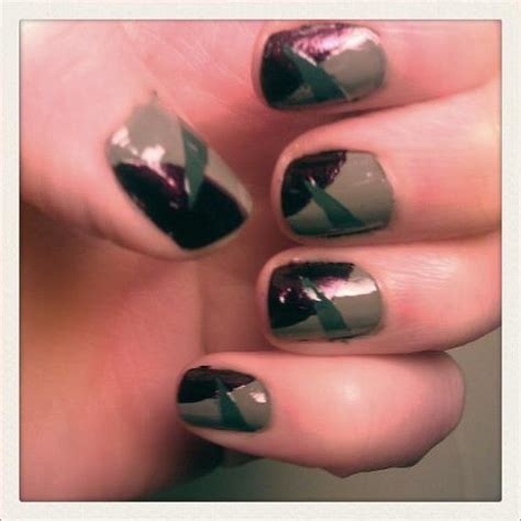 Art deco-ish nails. I used french tip stickers to make the design. | Nails, Nail art, Beauty hacks