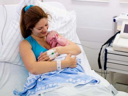 Lotus Birth: Procedure, Benefits and Care - Boldsky.com