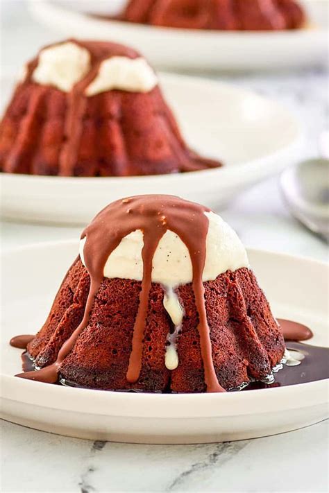 Chili's Molten Lava Cake - CopyKat Recipes