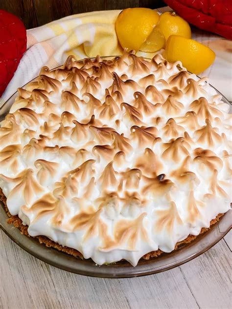 Lemon Meringue Pie With Graham Cracker Crust Recipe - Jett's Kitchen