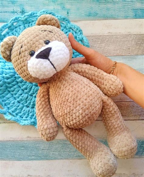 Amigurumi plush bear free pattern | Amiguroom Toys