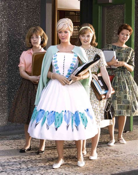 Confessions of a Costumeholic / Confessions d'une Costumeholique: Movie Monday: Hairspray