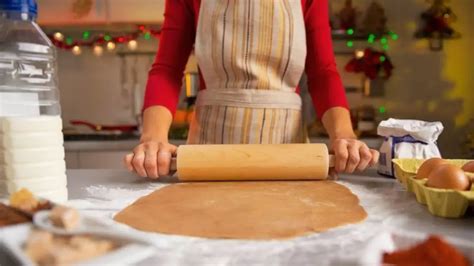 Best Ways How to Roll Dough - 3 Tricks to Prevent Sticking