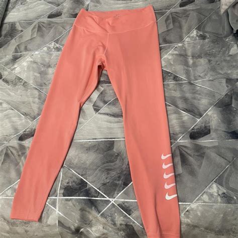 Nike Women's Pink Leggings | Depop