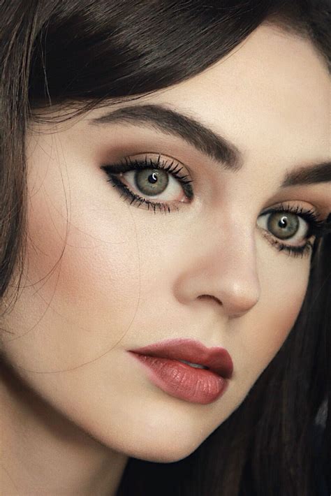 Aria Montgomery Pretty Little Liars Vampy Makeup | Doll eye makeup ...