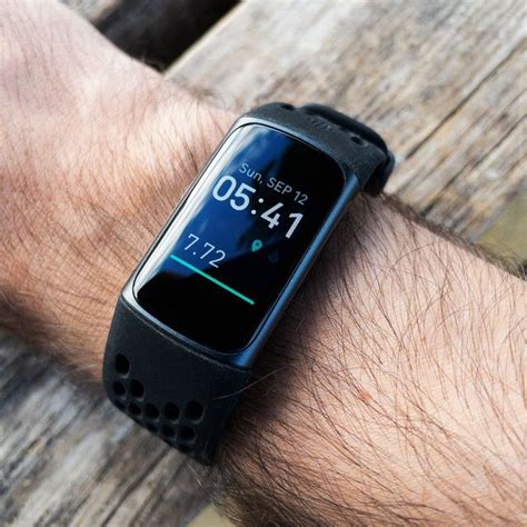 Fitbit Charge 5 review: touchscreen fatigue - The Verge