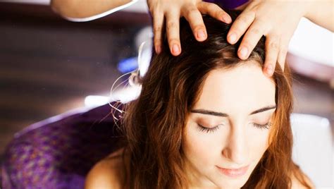 This step-by-step guide to oiling your hair will help you treat your mane better | HealthShots