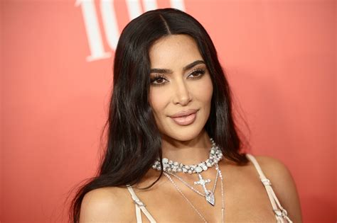 Kim Kardashian Draws Crowds With Private Equity Pitch in Berlin - Bloomberg