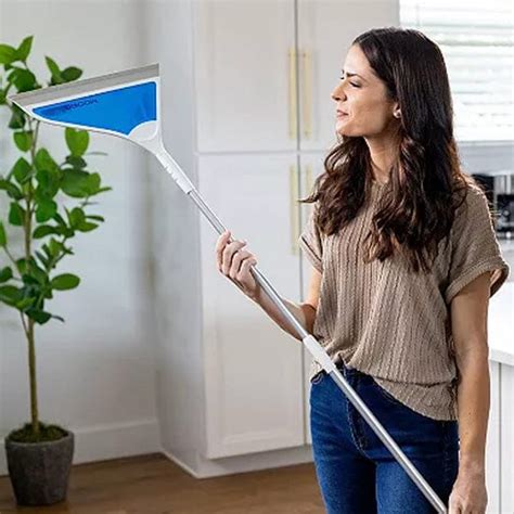 Helio AirBroom: Multifunctional Replaceable Silicone Broom • Showcase