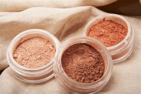 Mineral Makeup: Disadvantages, Benefits And Brands To Buy - BodyCarre