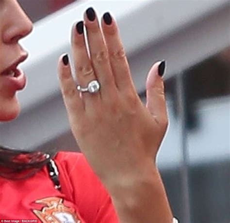 Is Cristiano Ronaldo ENGAGED? Georgina Rodriguez flashes HUGE diamond | Antonella roccuzzo ...