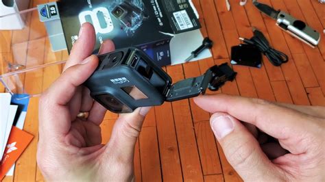 GoPro Hero 8 Black: How to Put In & Take Out Battery - YouTube