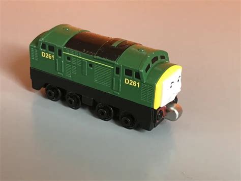 THOMAS THE TANK Engine & Friends TAKE N PLAY: CLASS 40 THE DIESEL ...