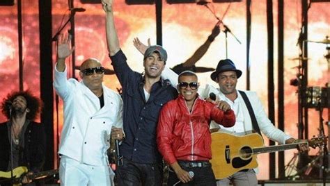 Top 20 "Hot Latin Songs" on Billboard charts (week of November 29)