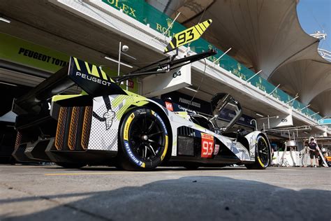 Livlifefitness nude leaks she is petite quite athletic with