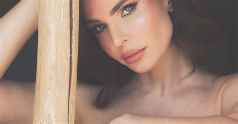 A View from the Beach: Rule 5 Saturday - Julia Lescova