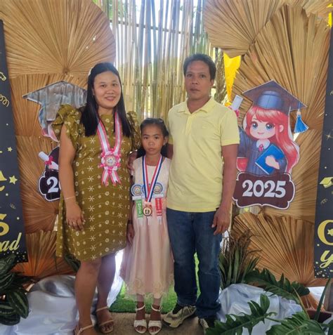 May your Christmas be bright and your... - Ria Bandiola Ynion | Facebook