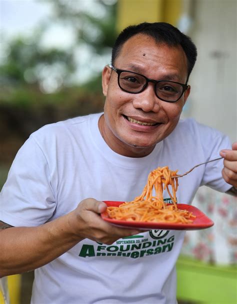 "Peace begins with a smile" (Mother Teresa) | Spag-Asa Feeding | Facebook